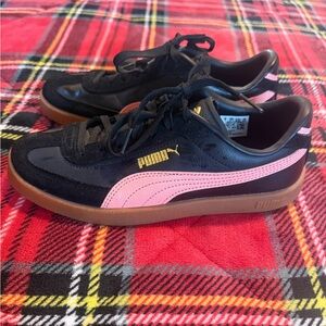Puma Black & Pink Sneakers Sz 6.5
